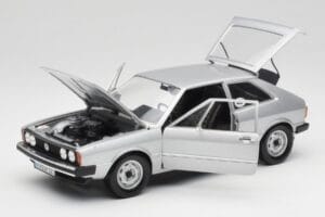Volkswagen Scirocco GT Mk1 Silver Metallic Revell 1:18 08833 Metall – Bild 2 von 8