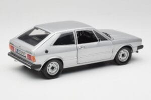 Volkswagen Scirocco GT Mk1 Silver Metallic Revell 1:18 08833 Metall – Bild 3 von 8