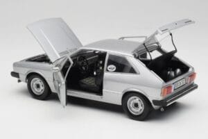 Volkswagen Scirocco GT Mk1 Silver Metallic Revell 1:18 08833 Metall – Bild 5 von 8