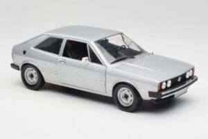 Volkswagen Scirocco GT Mk1 Silver Metallic Revell 1:18 08833 Metall – Bild 6 von 8