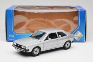 Volkswagen Scirocco GT Mk1 Silver Metallic Revell 1:18 08833 Metall – Bild 8 von 8