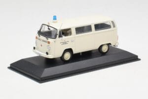 Volkswagen T2 Ambulance DRK Minichamps 1:43 400053090 Metall – Bild 2 von 4