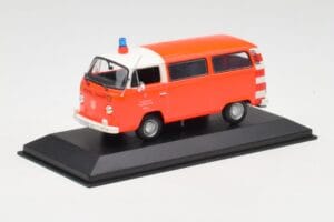 Volkswagen T2 Bus Feuerwehr Frankfurt Minichamps 1:43 400053091-R Metall – Bild 2 von 4