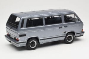 Volkswagen T3 Porsche B32 Minibus Blau KK-Scale 1:18 KKDC180221 Metall – Bild 2 von 6