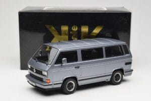 Volkswagen T3 Porsche B32 Minibus Blau KK-Scale 1:18 KKDC180221 Metall – Bild 6 von 6