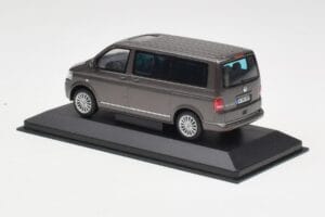 Volkswagen T5 Bus Bronze Metallic Minichamps 1:43 4039378412203 Metall – Bild 3 von 4