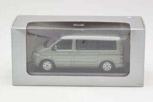 Volkswagen T5 Bus Fresco Green Minichamps 1:43 T5001-B Metall – Bild 4 von 4