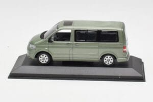 Volkswagen T5 Bus Fresco Green Minichamps 1:43 T5001-B Metall