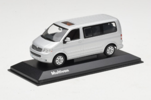 Volkswagen T5 Bus Silber Minichamps 1:43 T5003 Metall – Bild 2 von 4