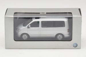 Volkswagen T5 Bus Silber Minichamps 1:43 T5003 Metall – Bild 4 von 4