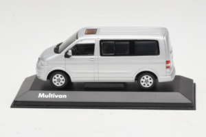 Volkswagen T5 Bus Silber Minichamps 1:43 T5003 Metall