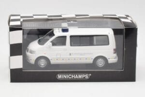 Volkswagen T5 Multivan Bundeswehr Notarzt Prototyp Minichamps 1:43 400052291-P1 Metall – Bild 4 von 4