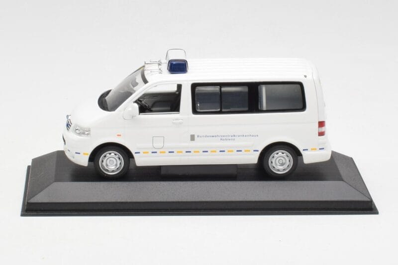 Volkswagen T5 Multivan Bundeswehr Notarzt Prototyp Minichamps 1:43 400052291-P1 Metall
