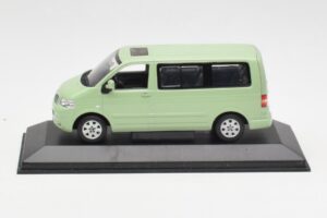 Volkswagen T5 Multivan California Limettengrün Dealer Minichamps 1:43 400052201-D1 Metall