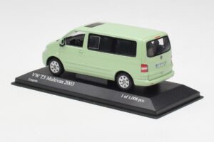 Volkswagen T5 Multivan California Limettengrün Minichamps 1:43 400052201 Metall – Bild 3 von 4