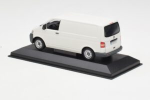 Volkswagen T5 Transporter Weiss Minichamps 1:43 T5002-B Metall – Bild 3 von 4