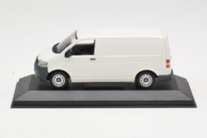 Volkswagen T5 Transporter Weiss Minichamps 1:43 T5002-B Metall