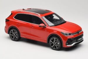 Volkswagen Tiguan eTSI R-Line Persimmon Red Metallic Otto 1:18 OT489 Resin – Bild 4 von 6