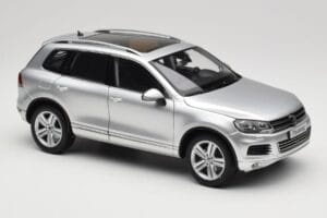 Volkswagen Touareg 7L Silver Metallic Kyosho 1:18 8821CS Metall – Bild 6 von 8