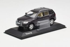 Volkswagen Touareg Grau Minichamps 1:43 TOUAREG001 Metall – Bild 2 von 4
