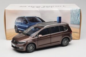 Volkswagen Touran 5T Braun Paudi Model 1:18 ZVE000003BRA Metall – Bild 8 von 8