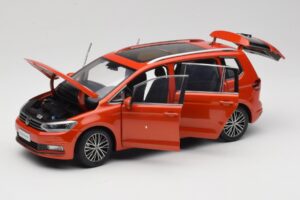 Volkswagen Touran 5T Orange Paudi Model 1:18 ZVE000003ORA Metall – Bild 2 von 8