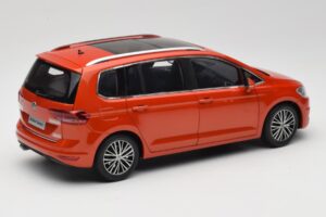 Volkswagen Touran 5T Orange Paudi Model 1:18 ZVE000003ORA Metall – Bild 3 von 8