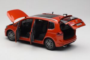 Volkswagen Touran 5T Orange Paudi Model 1:18 ZVE000003ORA Metall – Bild 5 von 8