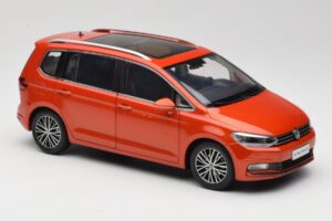 Volkswagen Touran 5T Orange Paudi Model 1:18 ZVE000003ORA Metall – Bild 6 von 8