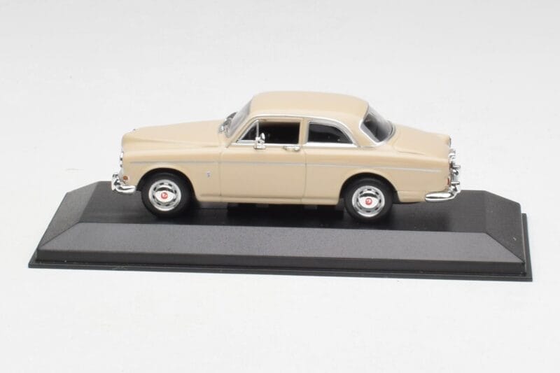 Volvo 121 Amazon Beige Minichamps 1:43 940171002 Metall