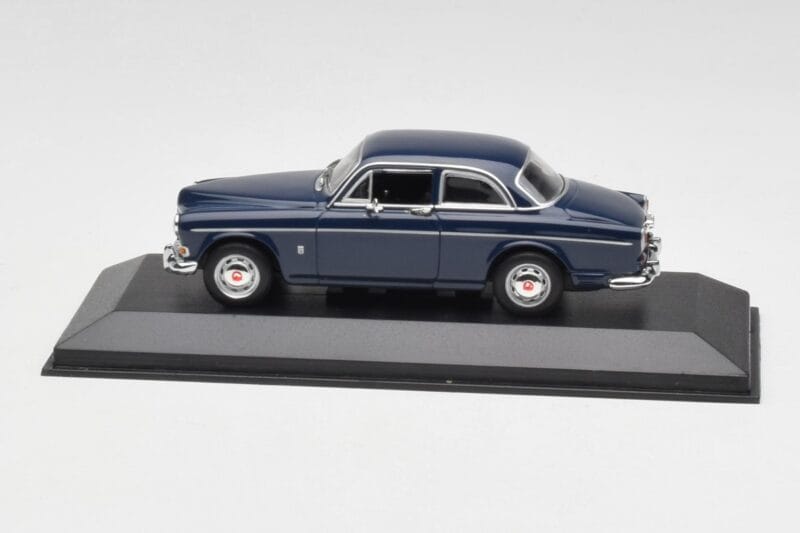 Volvo 121 Amazon Dunkelblau Minichamps 1:43 Volvo 121 Amazon Dunkelblau Minichamps 1:43 VOLVO012 Metall