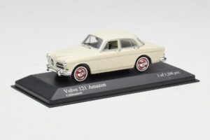 Volvo 121 Amazon Weiss Minichamps 1:43 430171040 Metall – Bild 2 von 4