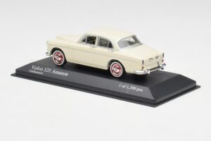 Volvo 121 Amazon Weiss Minichamps 1:43 430171040 Metall – Bild 3 von 4