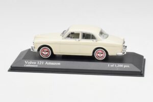 Volvo 121 Amazon Weiss Minichamps 1:43 430171040 Metall