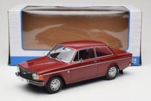 Volvo 142 Dunkelrot MCG 1:18 MCG18443 Metall – Bild 6 von 6