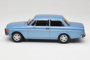 Volvo 142 Hellblau MCG 1:18 MCG18444 Metall – Bild 3 von 6