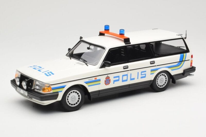 Volvo 240 GL Kombi Polis Sweden Minichamps 1:18 155171480 Metall
