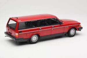 Volvo 240 GL Kombi Rot Minichamps 1:18 155171411 Metall – Bild 2 von 6