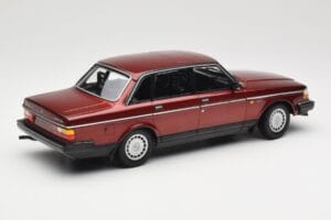 Volvo 240 GL Dark Red Metallic Minichamps 1:18 155171406 Metall – Bild 2 von 6