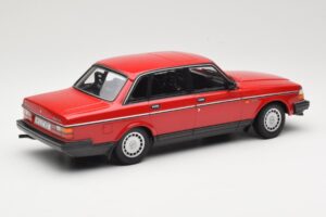 Volvo 240 GL Dunkelrot Minichamps 1:18 166171401 Metall – Bild 2 von 6