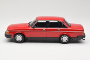 Volvo 240 GL Dunkelrot Minichamps 1:18 166171401 Metall – Bild 3 von 6