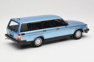 Volvo 240 GL Estate Blue Metallic Minichamps 1:18 155171414 Metall – Bild 2 von 6
