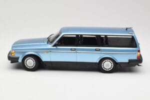 Volvo 240 GL Estate Blue Metallic Minichamps 1:18 155171414 Metall – Bild 3 von 6