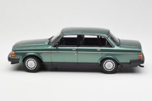 Volvo 240 GL Grün Metallic Minichamps 1:18 155171400 Metall – Bild 3 von 6