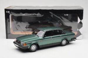 Volvo 240 GL Grün Metallic Minichamps 1:18 155171400 Metall – Bild 6 von 6