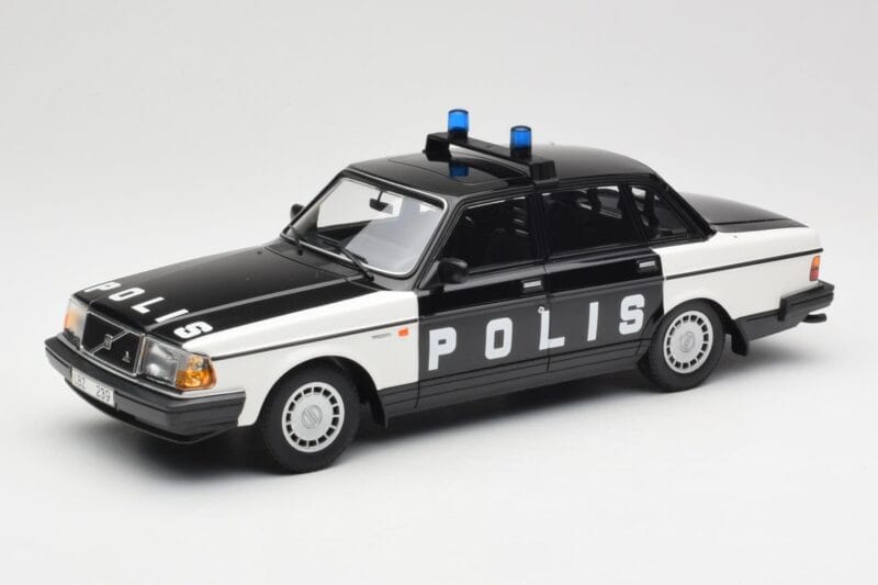 Volvo 240 GL Polis Sweden Schwarz Minichamps 1:18 155171497 Metall