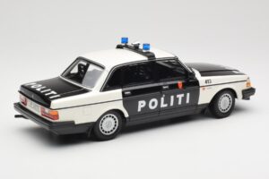 Volvo 240 GL Politi Norway Schwarz Minichamps 1:18 155171496 Metall – Bild 2 von 6