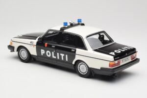Volvo 240 GL Politi Norway Schwarz Minichamps 1:18 155171496 Metall – Bild 5 von 6