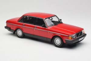 Volvo 240 GL Rot Minichamps 1:18 155171401 Metall – Bild 4 von 6
