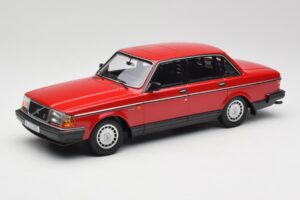 Volvo 240 GL Rot Minichamps 1:18 155171401 Metall
